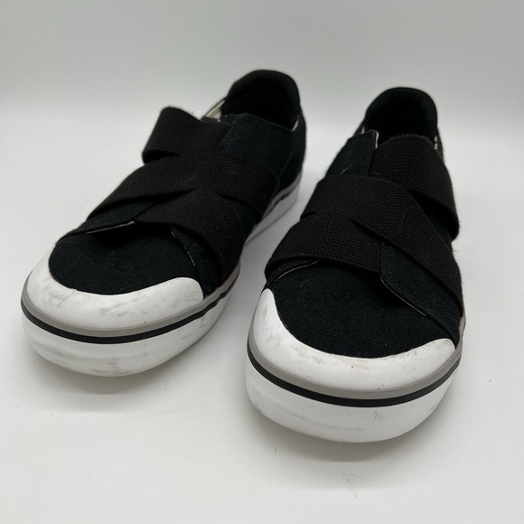 Keen Shoes Women's Sz 9 Black Elsa III Gore Pull On Cross Strap Canvas Sneakers - Picture 2 of 10